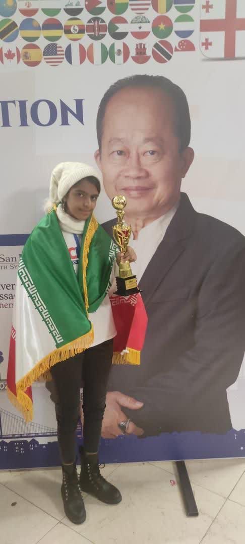 تجلیل از خانم فاطمه مهدیزاده تجلیل از خانم فاطمه مهدیزاده