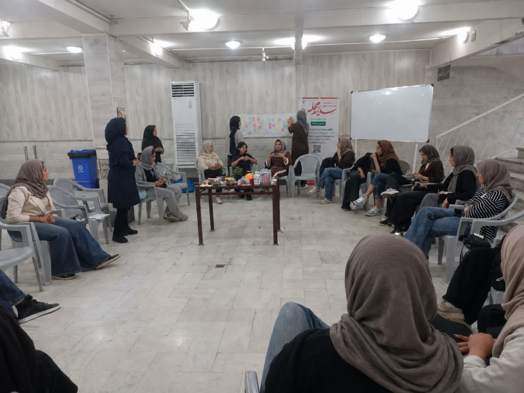 سومین دوره کارگاه آموزشی همیاران سلامت سومین دوره کارگاه آموزشی همیاران سلامت